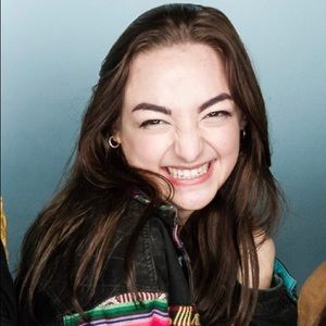 Meet your Posher, Claire